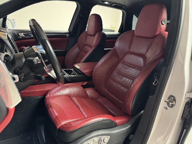 PORSCHE CAYENNE 2015 Image 27