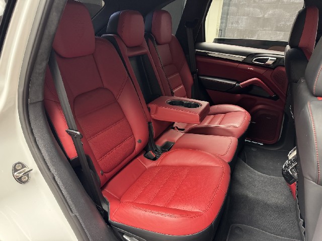 PORSCHE CAYENNE 2015 Image 35