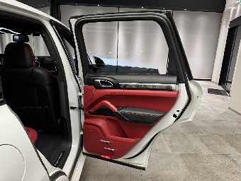 PORSCHE CAYENNE 2015 Image 30