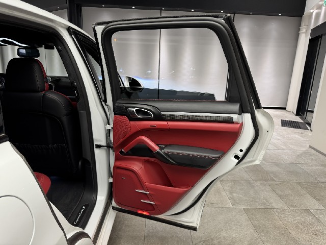 PORSCHE CAYENNE 2015 Image 36