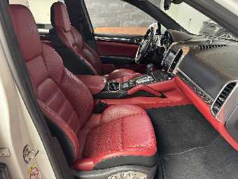 PORSCHE CAYENNE 2015 Image 32