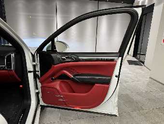 PORSCHE CAYENNE 2015 Image 34