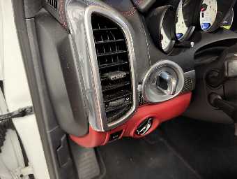 PORSCHE CAYENNE 2015 Image 38