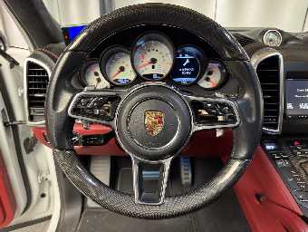 PORSCHE CAYENNE 2015 Image 39