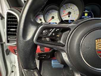 PORSCHE CAYENNE 2015 Image 40