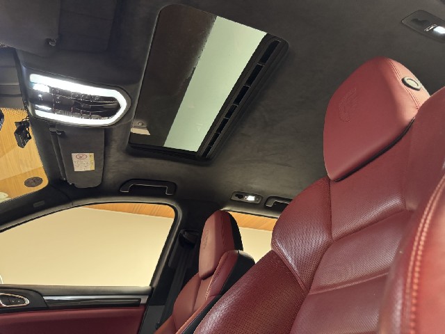 PORSCHE CAYENNE 2015 Image 55