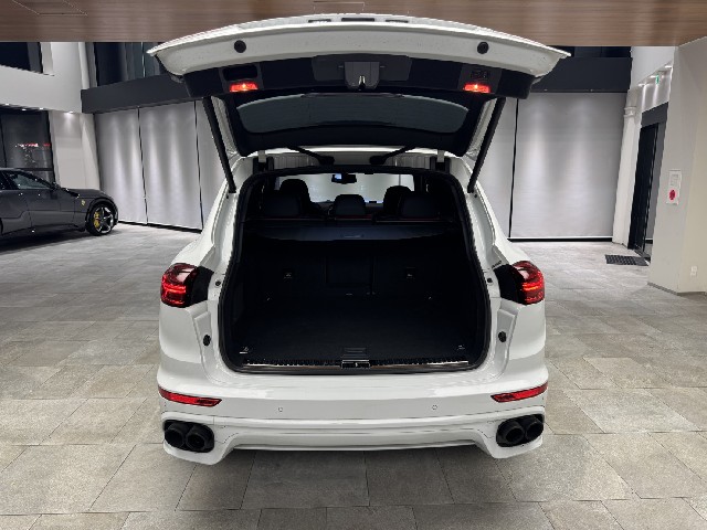PORSCHE CAYENNE 2015 Image 57