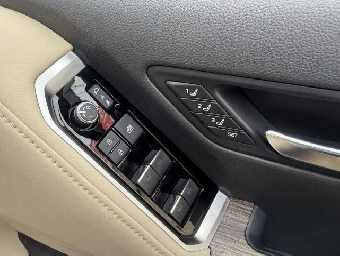 TOYOTA LAND CRUISER 2023 Image 5