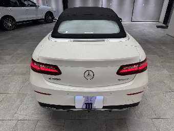 MERCEDES BENZ E CLASS 2018 Image 14