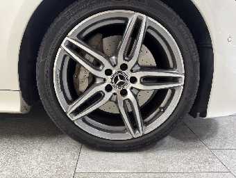 MERCEDES BENZ E CLASS 2018 Image 20