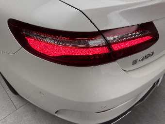 MERCEDES BENZ E CLASS 2018 Image 23