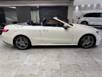 MERCEDES BENZ E CLASS 2018 Image 4