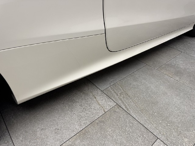 MERCEDES BENZ E CLASS 2018 Image 32