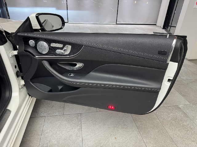 MERCEDES BENZ E CLASS 2018 Image 40