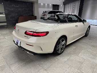 MERCEDES BENZ E CLASS 2018 Image 5