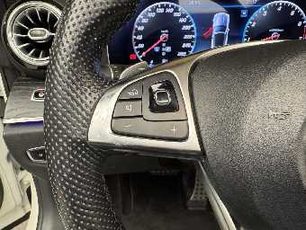 MERCEDES BENZ E CLASS 2018 Image 36