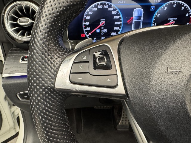 MERCEDES BENZ E CLASS 2018 Image 42