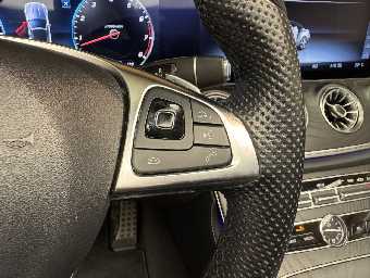 MERCEDES BENZ E CLASS 2018 Image 37