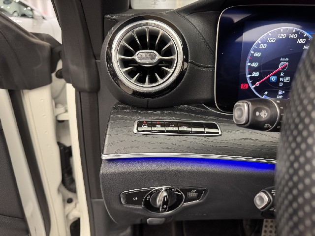 MERCEDES BENZ E CLASS 2018 Image 44