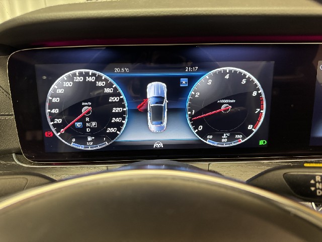 MERCEDES BENZ E CLASS 2018 Image 45