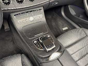 MERCEDES BENZ E CLASS 2018 Image 40