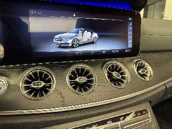 MERCEDES BENZ E CLASS 2018 Image 42
