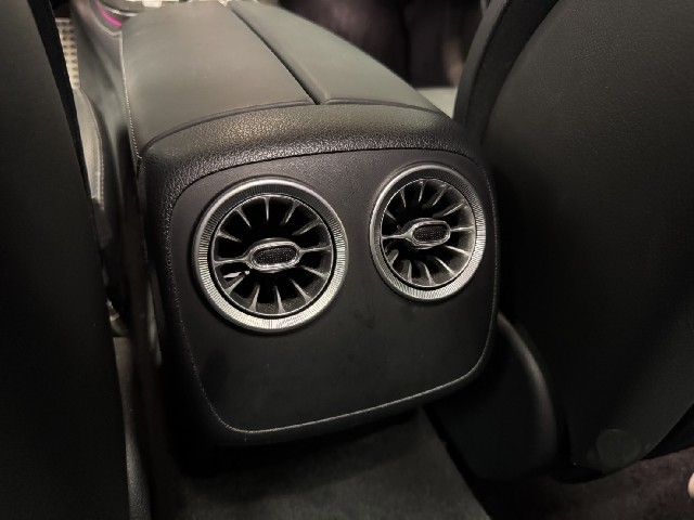 MERCEDES BENZ E CLASS 2018 Image 61