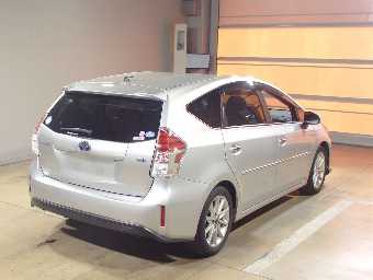 TOYOTA PRIUS ALPHA 2015 Image 2