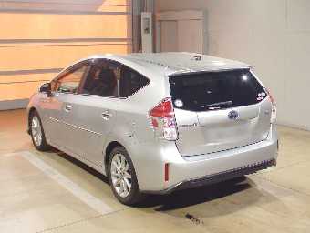 TOYOTA PRIUS ALPHA 2015 Image 4
