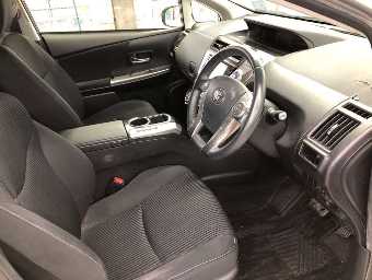 TOYOTA PRIUS ALPHA 2015 Image 5