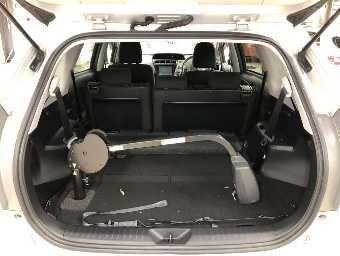 TOYOTA PRIUS ALPHA 2015 Image 8