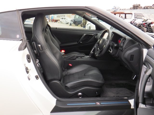 NISSAN GT-R 2013 Image 20