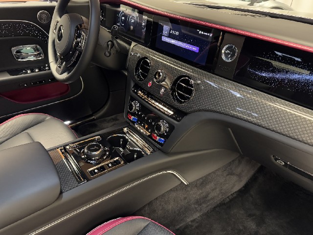 ROLLS ROYCE SPECTRE 2025 Image 58