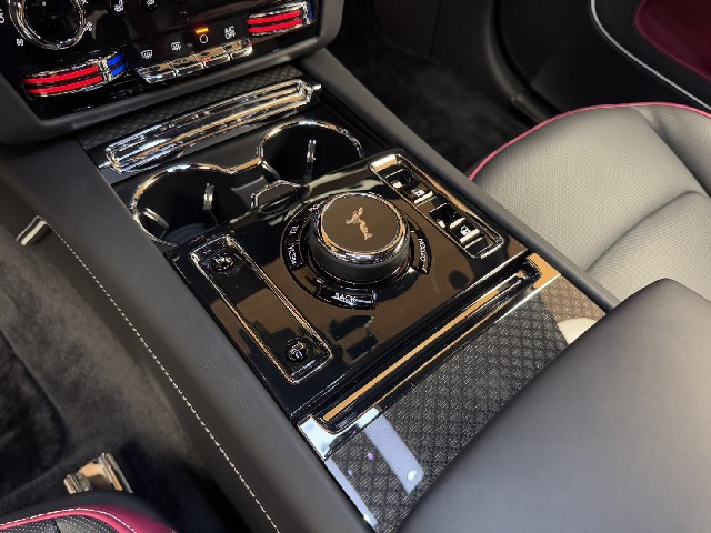 ROLLS ROYCE SPECTRE 2025 Image 63