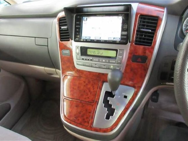 TOYOTA ALPHARD 2002 Image 20