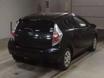 TOYOTA AQUA 2014 Image 2