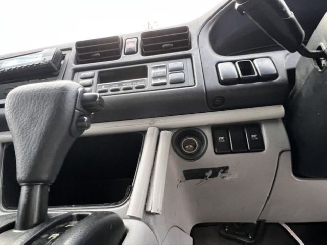 MAZDA BONGO FRIENDEE 1998 Image 22