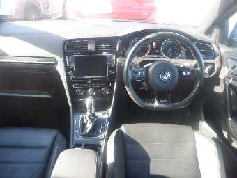 VOLKSWAGEN GOLF R 2015 Image 9