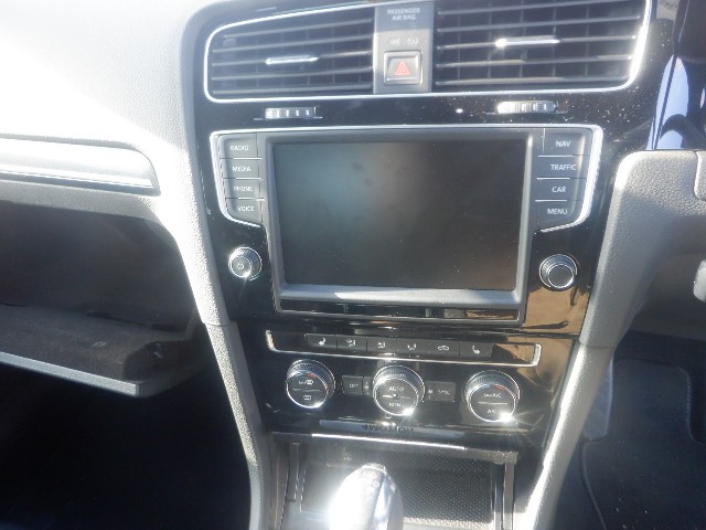 VOLKSWAGEN GOLF R 2015 Image 19