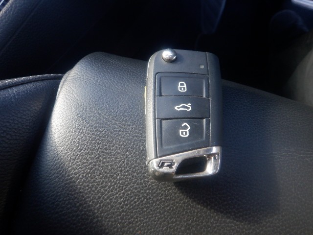 VOLKSWAGEN GOLF R 2015 Image 22