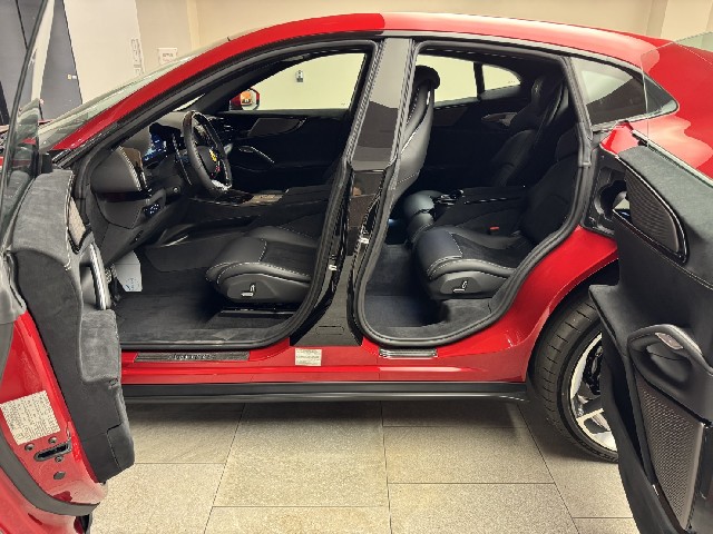 FERRARI PUROSANGUE 2025 Image 19