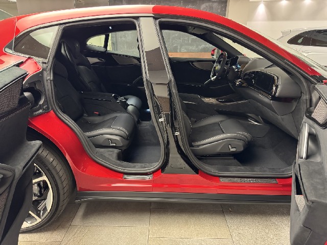 FERRARI PUROSANGUE 2025 Image 20