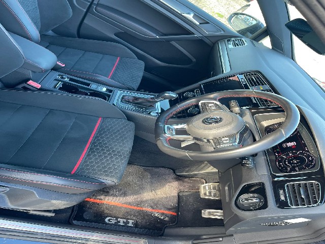 VOLKSWAGEN GOLF GTI 2017 Image 24