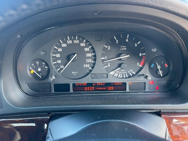 BMW 5 SERIES 2003 Image 22