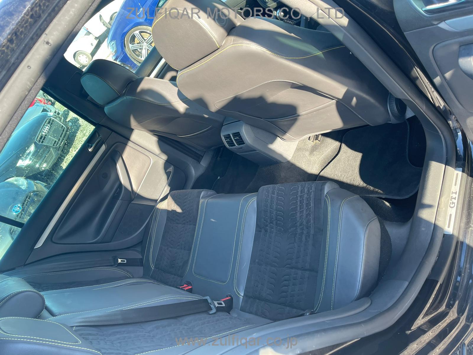 VOLKSWAGEN GOLF 2009 Image 11