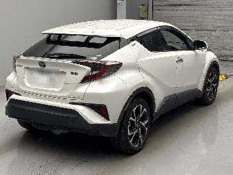 TOYOTA C-HR 2018 Image 2