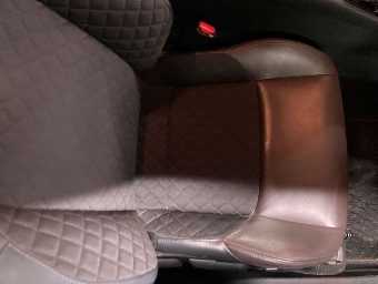 TOYOTA C-HR 2018 Image 8