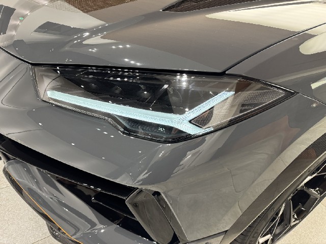 LAMBORGHINI URUS 2025 Image 19