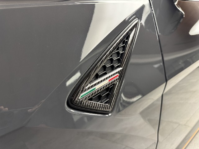 LAMBORGHINI URUS 2025 Image 23