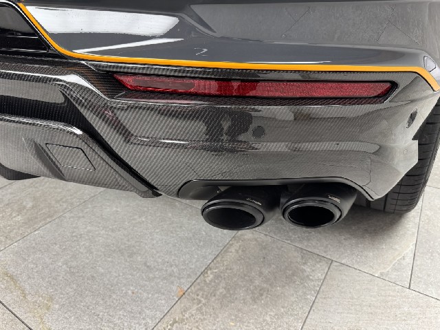 LAMBORGHINI URUS 2025 Image 32